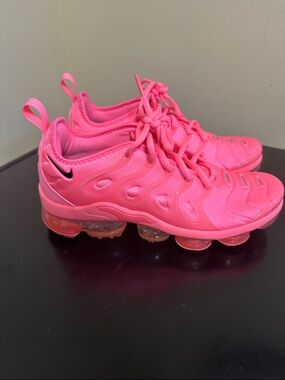 Nike vapor max Women's Hot Pink Air Bubble Sole Sneakers